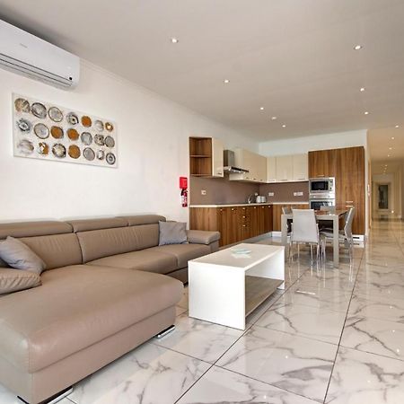 Malta'S Beachfront Apartment In Mellieħa Exterior foto