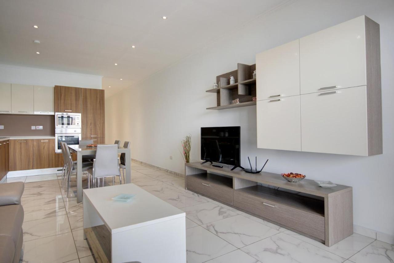 Malta'S Beachfront Apartment In Mellieħa Exterior foto